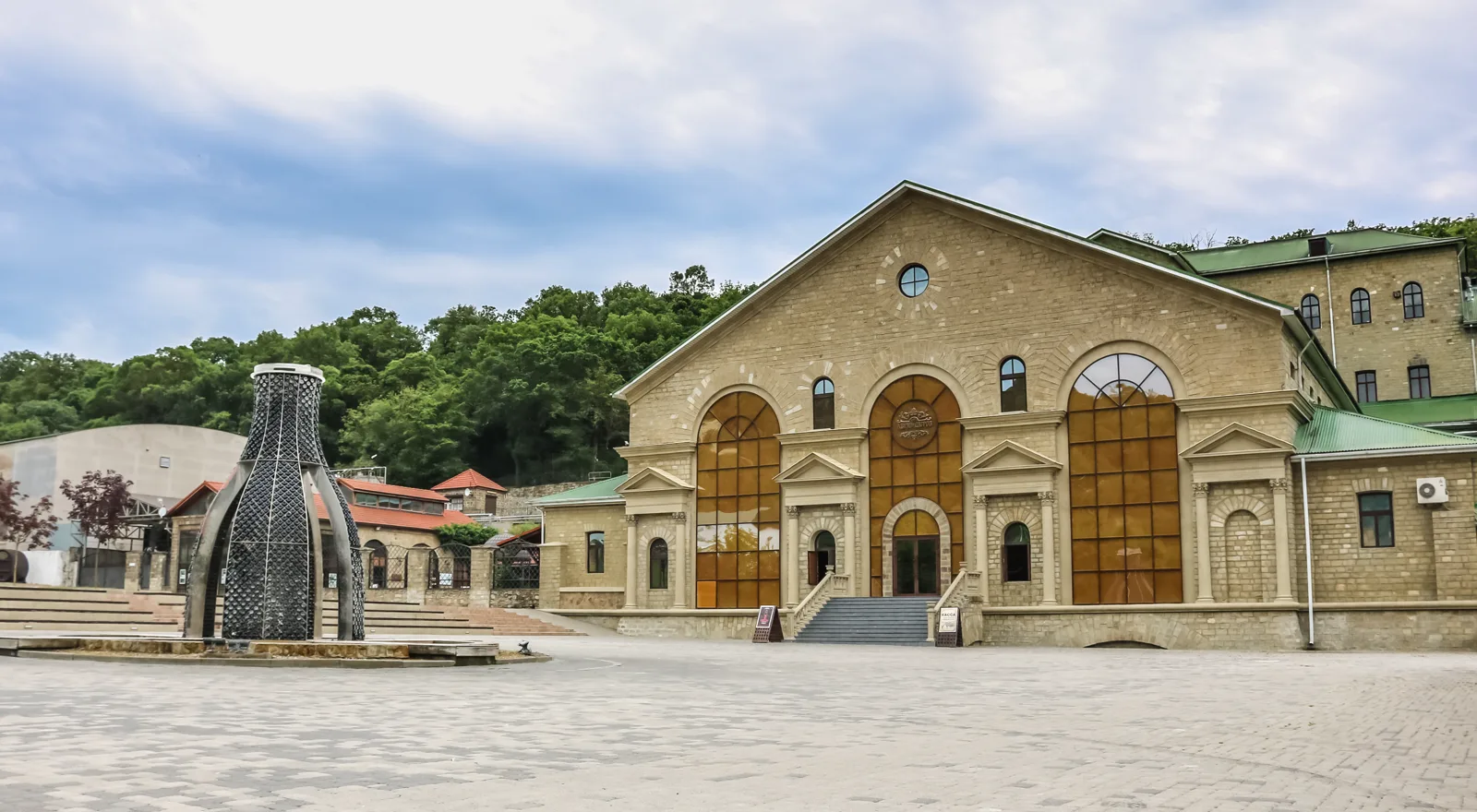 Экскурсия из Кабардинки к жемчужине виноделия Абрау-Дюрсо